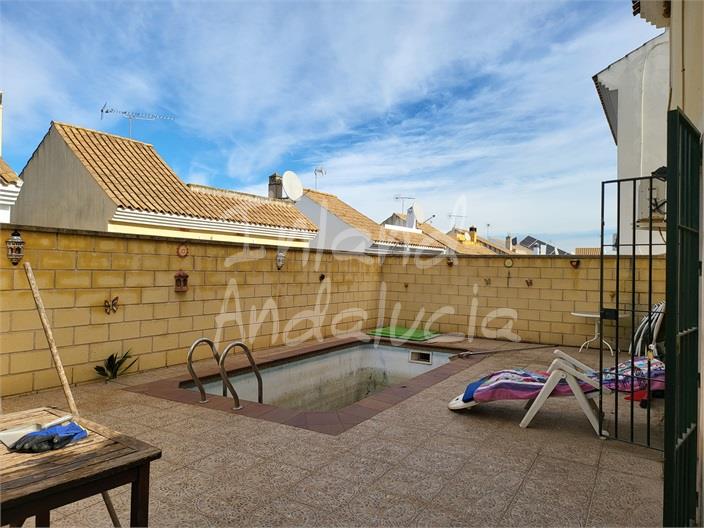 Image No.3-4 Bed House for sale