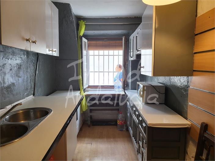 Image No.5-2 Bed House for sale