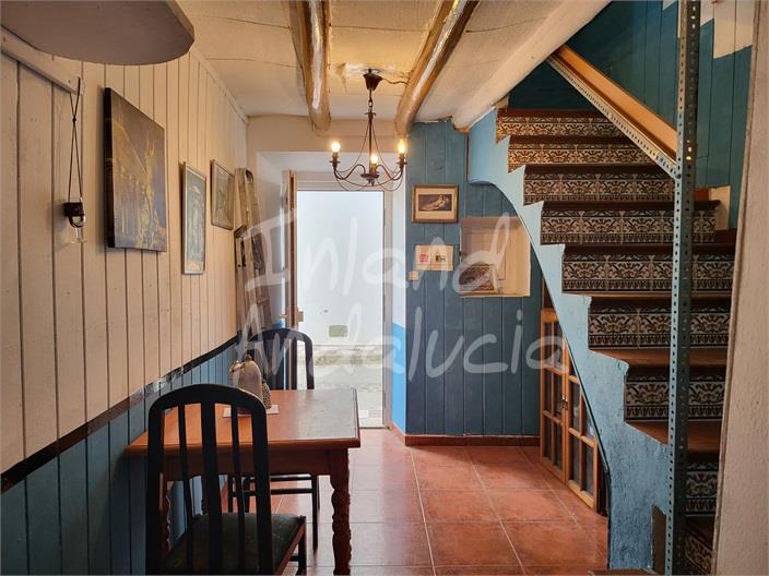 Image No.8-2 Bed House for sale