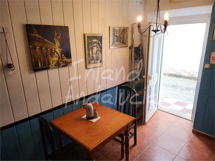 Image No.9-2 Bed House for sale