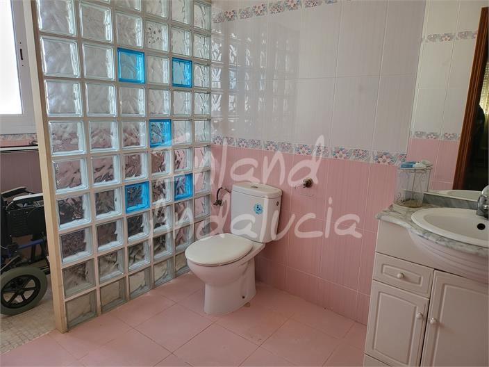 Image No.11-5 Bed House for sale