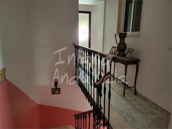 Image No.17-5 Bed House for sale