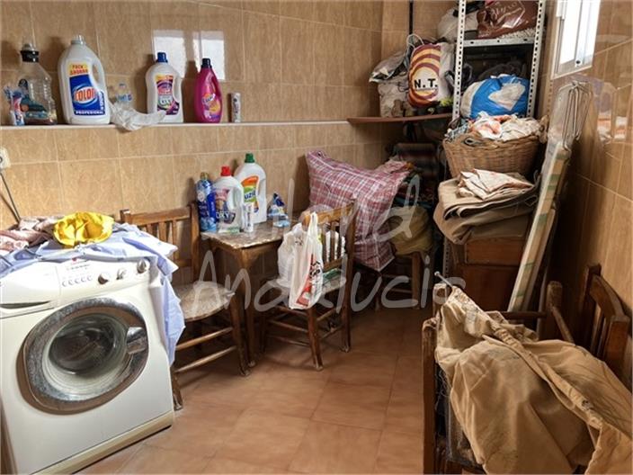 Image No.17-4 Bed House for sale