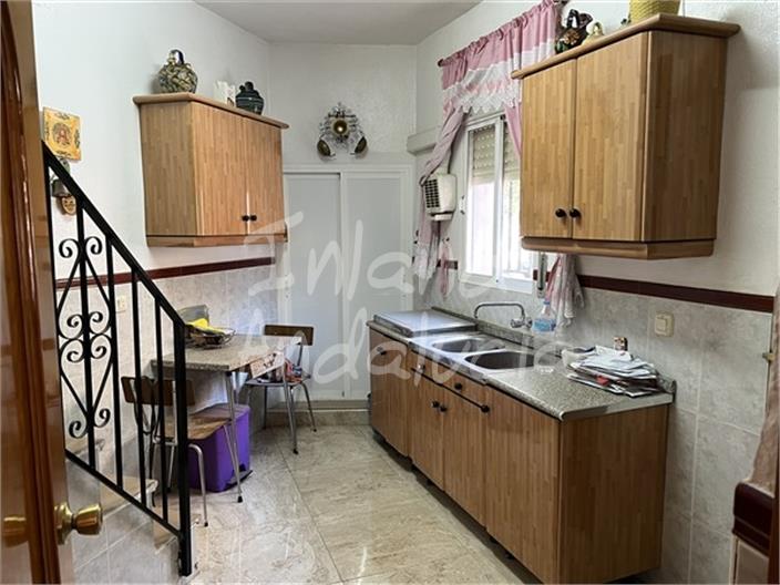 Image No.10-4 Bed House for sale