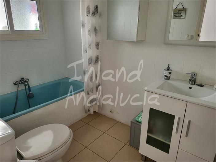 Image No.12-4 Bed House for sale