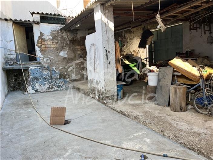 Image No.15-4 Bed House for sale