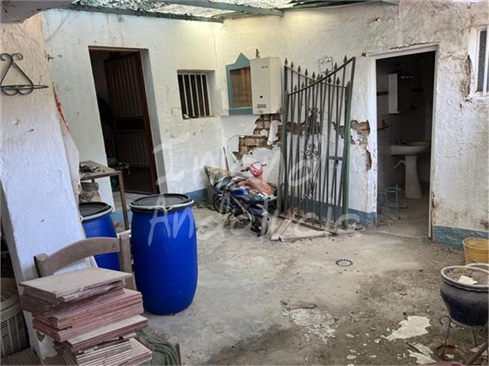 Image No.16-4 Bed House for sale