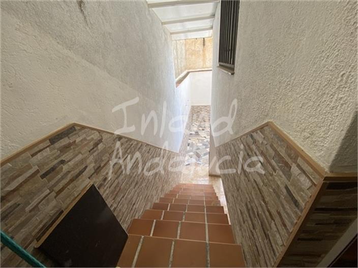 Image No.12-3 Bed House for sale