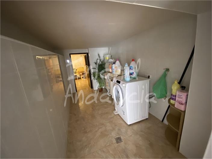 Image No.15-3 Bed House for sale