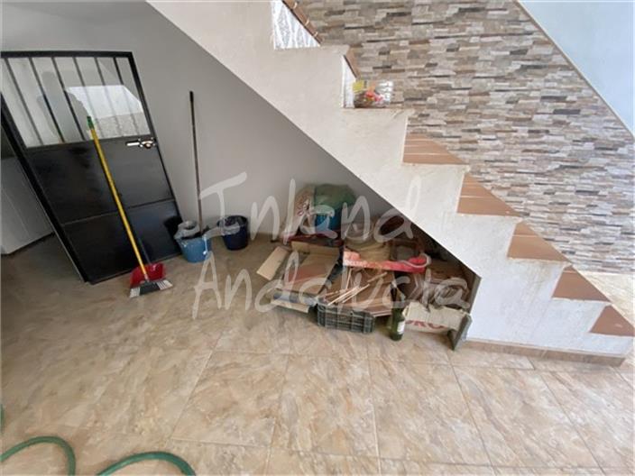 Image No.17-3 Bed House for sale