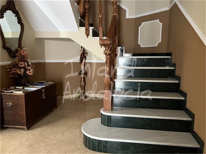 Image No.13-5 Bed House for sale