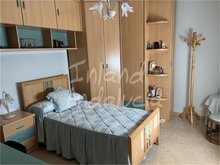 Image No.16-5 Bed House for sale