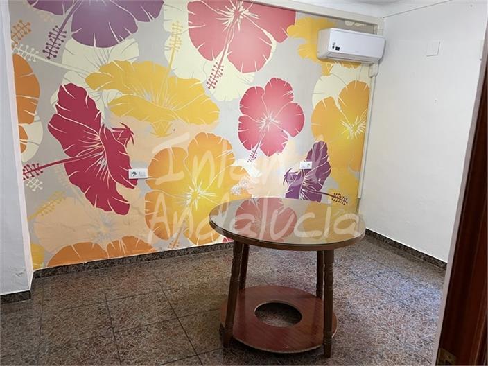 Image No.11-3 Bed House for sale