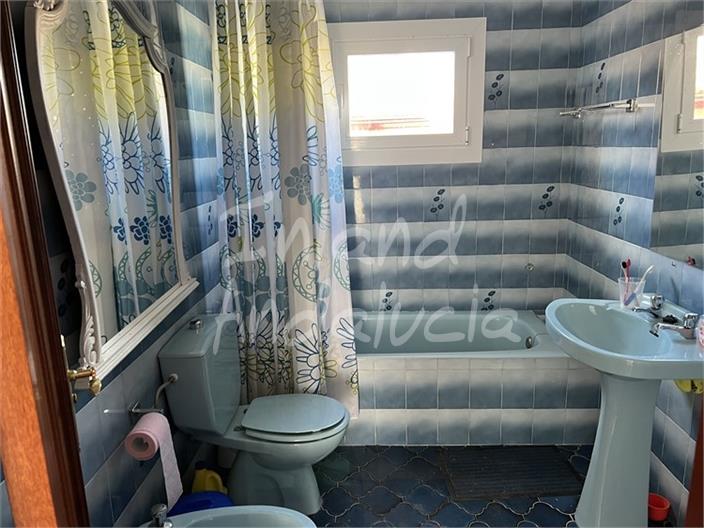 Image No.12-3 Bed House for sale