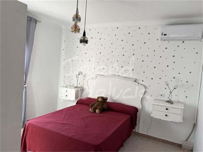 Image No.14-3 Bed House for sale