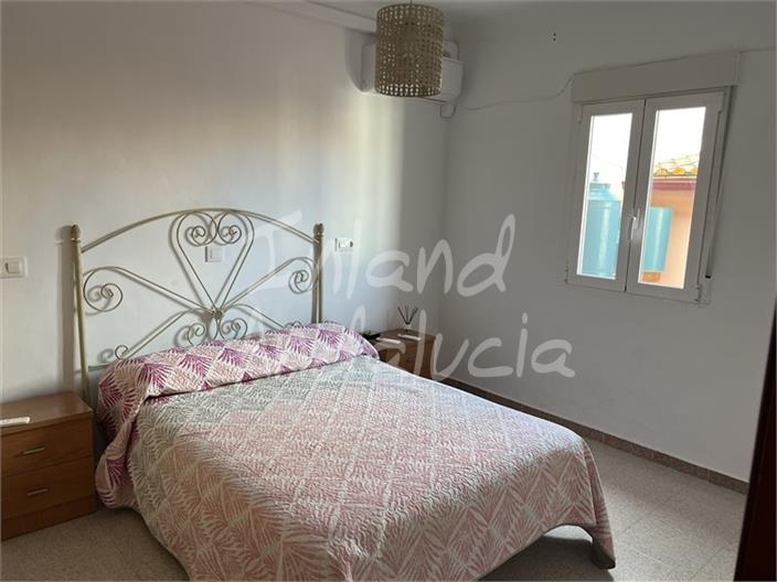 Image No.15-3 Bed House for sale