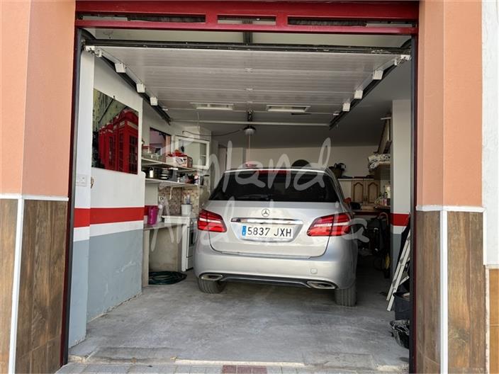 Image No.17-3 Bed House for sale