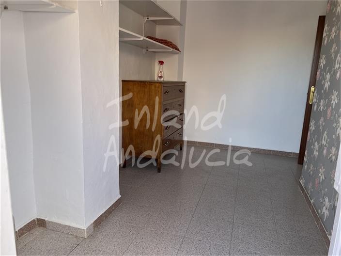 Image No.9-3 Bed House for sale