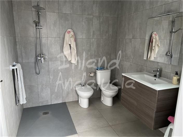 Image No.11-5 Bed House for sale