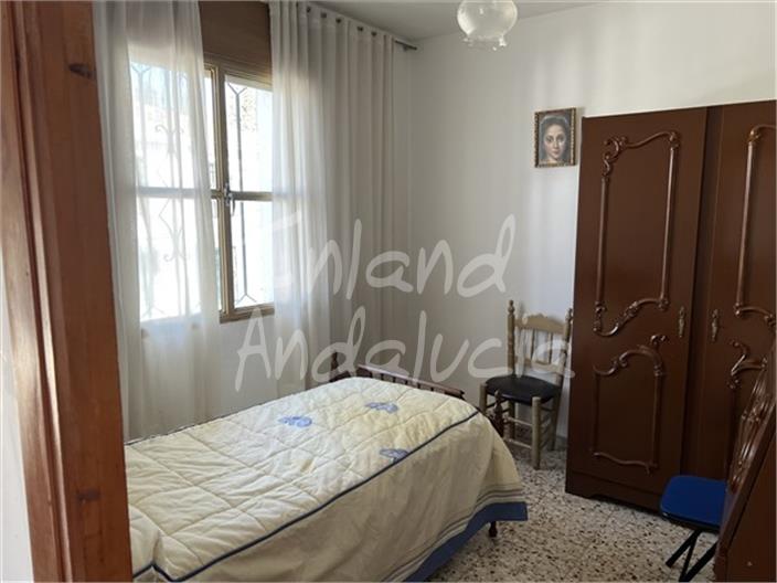 Image No.13-5 Bed House for sale