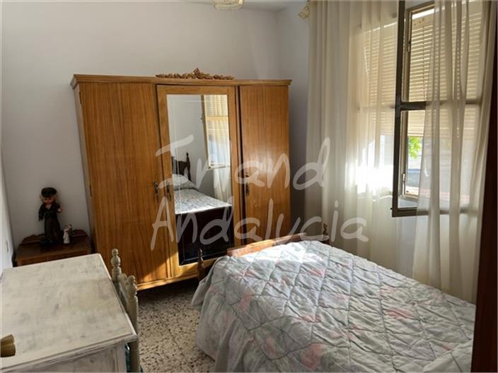 Image No.14-5 Bed House for sale