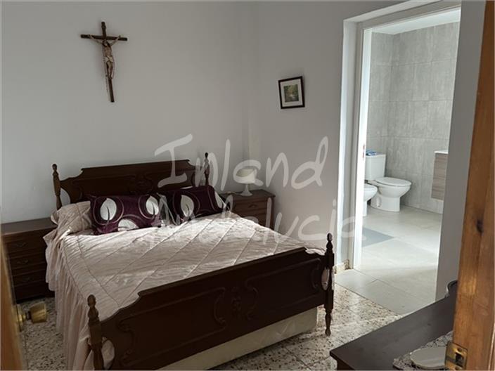 Image No.15-5 Bed House for sale