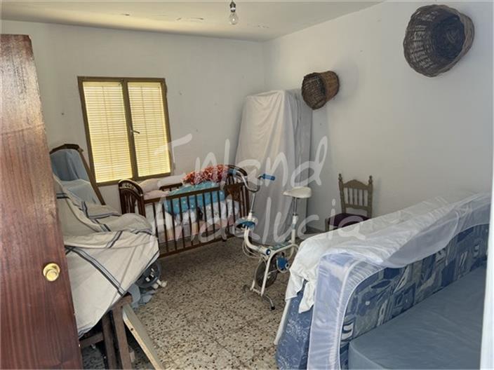 Image No.17-5 Bed House for sale