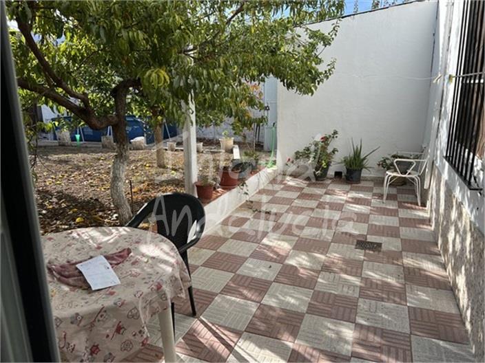 Image No.6-5 Bed House for sale