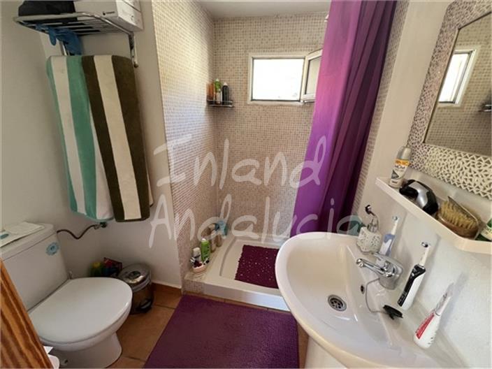 Image No.11-3 Bed House for sale