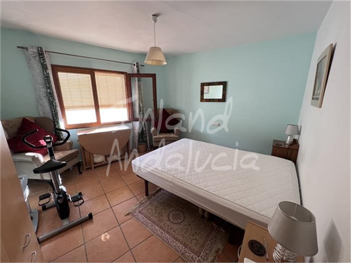 Image No.13-3 Bed House for sale