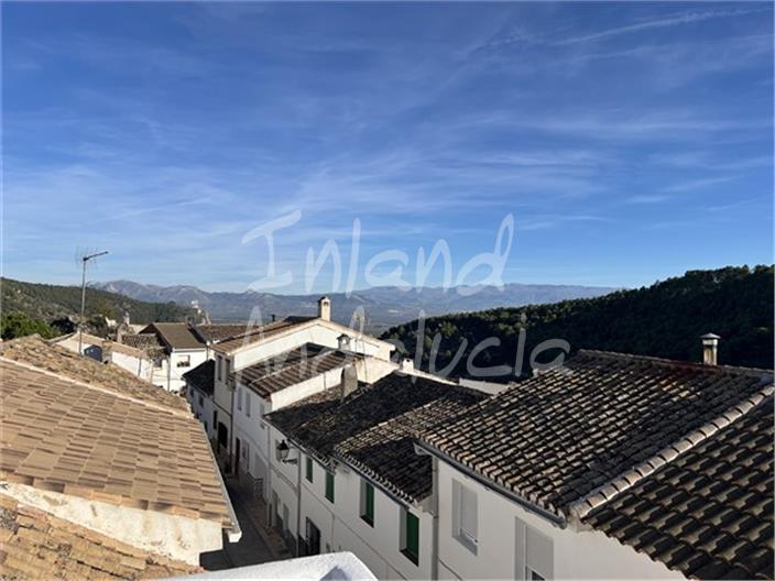 Image No.17-3 Bed House for sale