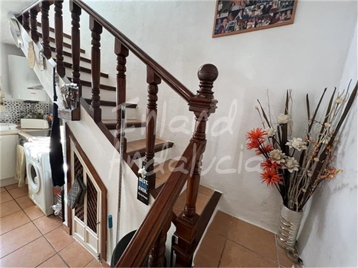 Image No.6-3 Bed House for sale