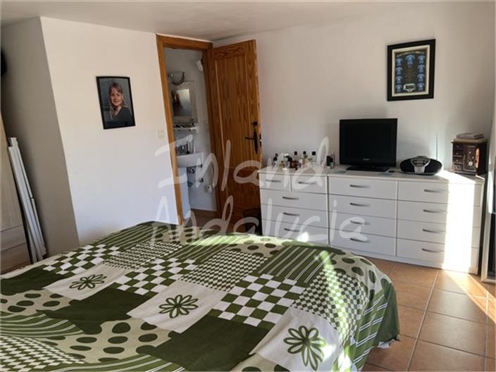 Image No.7-3 Bed House for sale