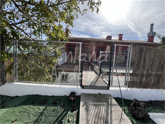 Image No.12-5 Bed Commercial for sale