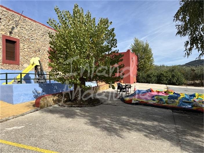 Image No.16-5 Bed Commercial for sale