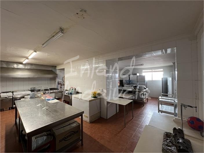 Image No.9-5 Bed Commercial for sale