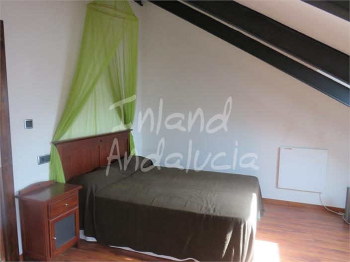 Image No.11-5 Bed Commercial for sale