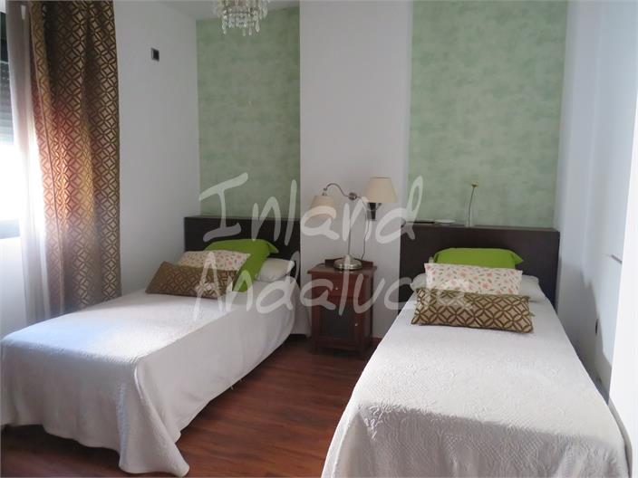 Image No.13-5 Bed Commercial for sale