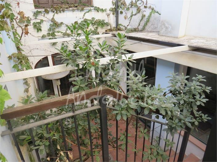 Image No.5-5 Bed Commercial for sale