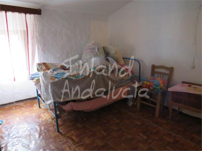 Image No.16-4 Bed House for sale