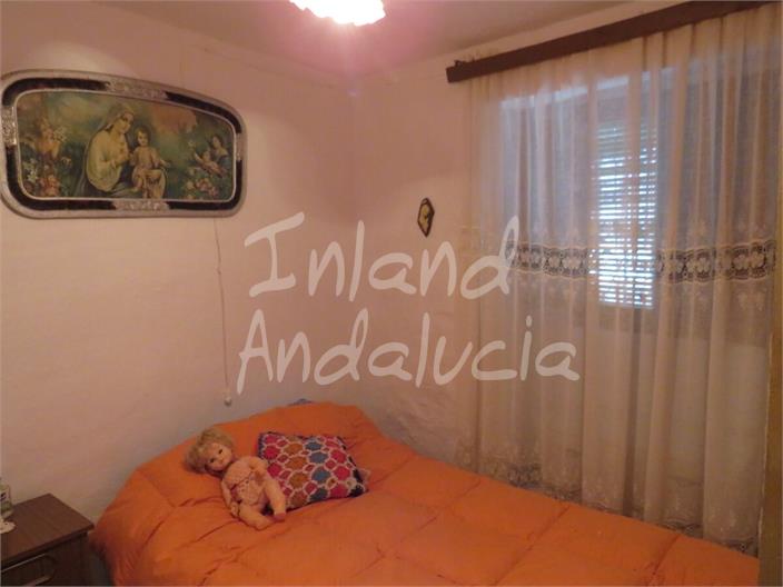 Image No.9-4 Bed House for sale