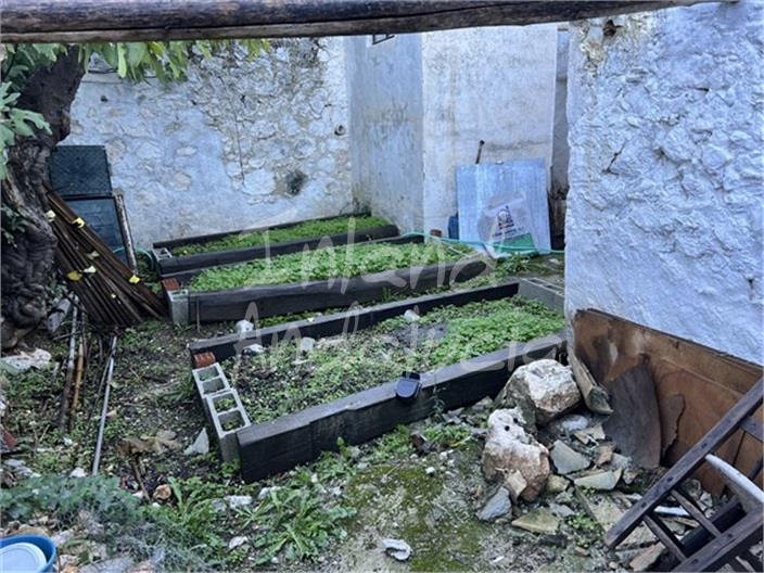 Image No.13-2 Bed House for sale