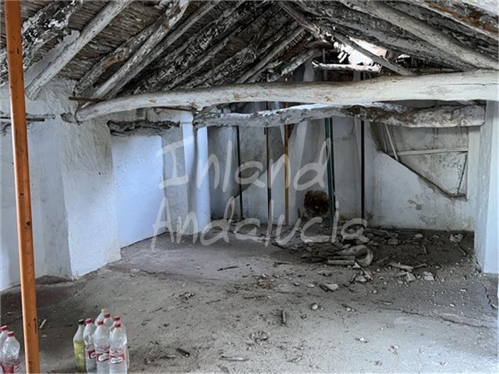 Image No.4-2 Bed House for sale