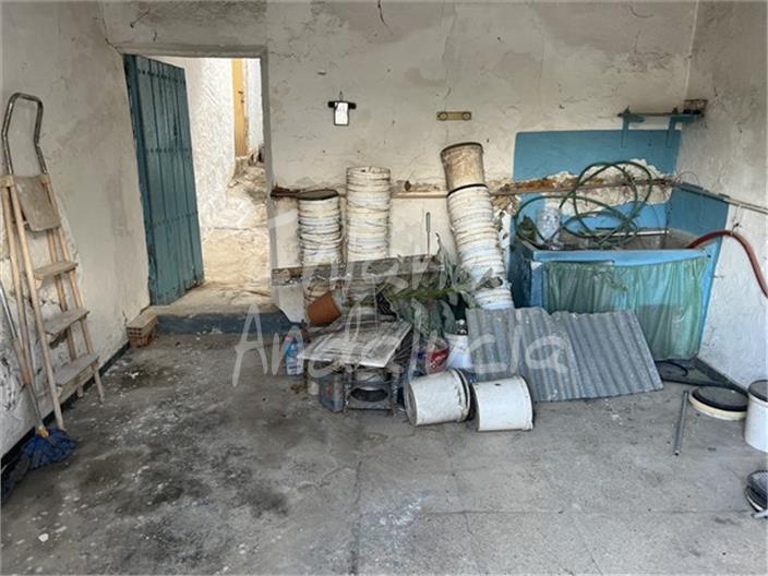 Image No.12-3 Bed House for sale