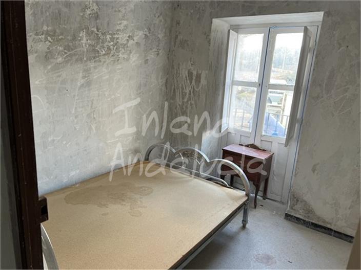 Image No.14-3 Bed House for sale