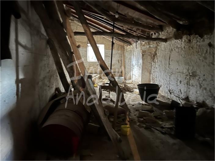 Image No.15-3 Bed House for sale