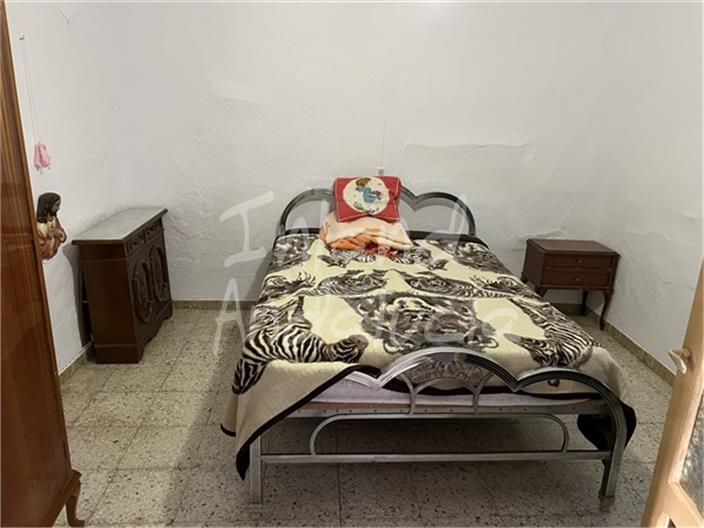 Image No.7-3 Bed House for sale