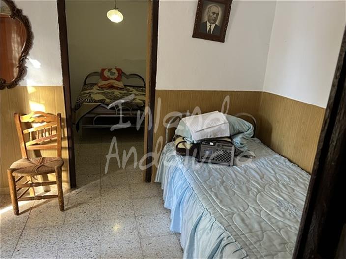 Image No.9-3 Bed House for sale