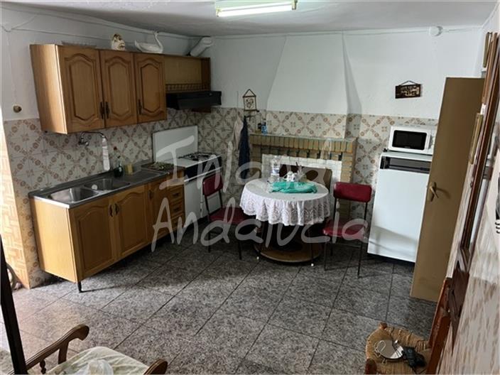 Image No.10-3 Bed House for sale