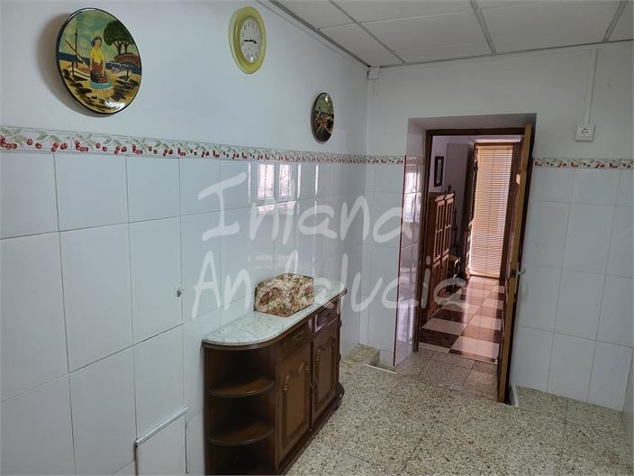 Image No.11-3 Bed House for sale